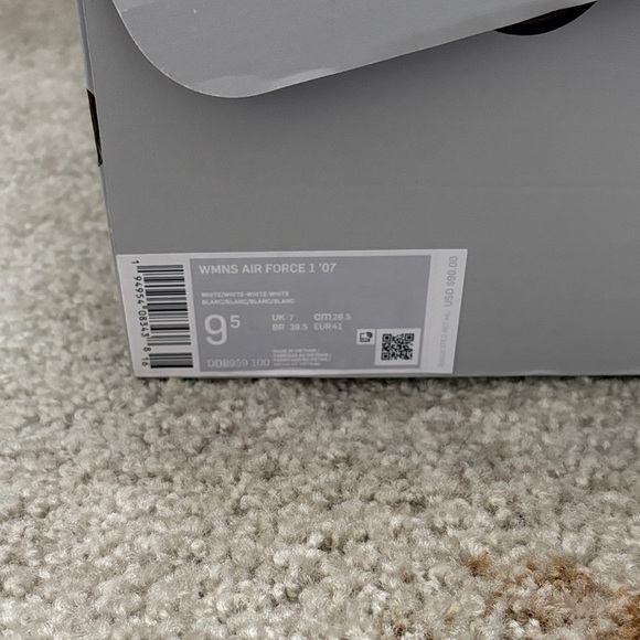 Brand New Stylish White Nike Sneakers- Women's - Picture 6 of 7